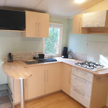 Mobil Home 4 Personnes Avec Clim La Roque-d'Antheron Exterior photo