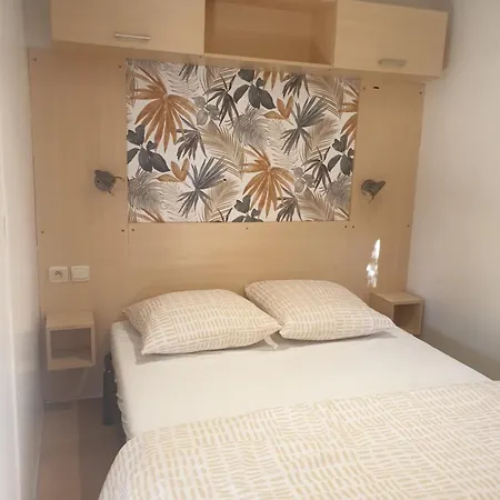 Mobil Home 4 Personnes Avec Clim La Roque-d'Antheron Exterior photo