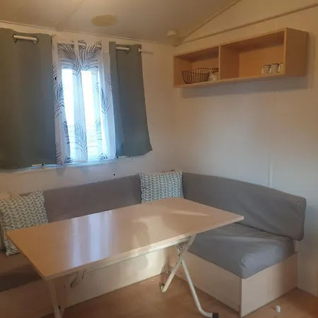 Mobil Home 4 Personnes Avec Clim La Roque-d'Antheron Exterior photo